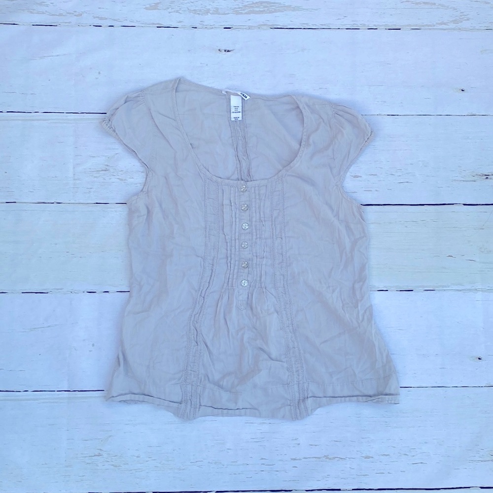 ⭐️ 2/$25 ⭐️ H & M short sleeve shirt